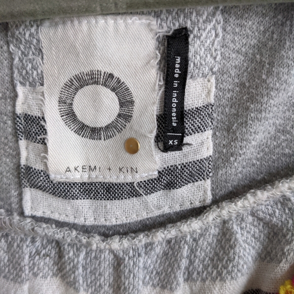 Anthropologie Akemi+Kin short sleeve woven top - Picture 4 of 6